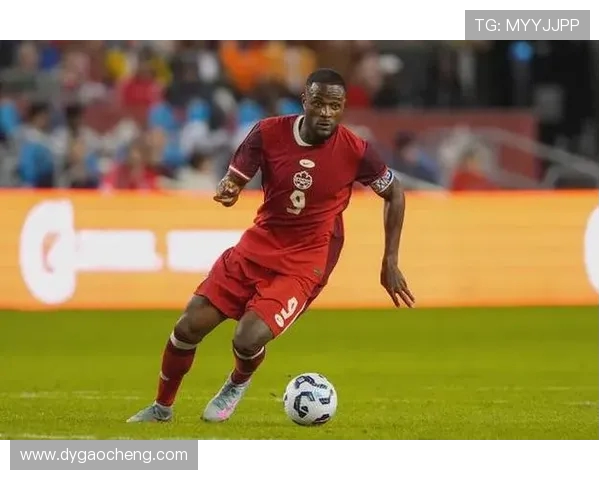 荷媒:费耶诺德多名主力缺席对阵海伦芬 黄仁范下周一回归阵容 荷媒:费耶诺德多名主力缺席对阵海伦芬 黄仁范下周一回归阵容