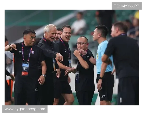 云南玉昆连夜处罚布尔克 认定红牌判罚无可辩驳 云南玉昆连夜处罚布尔克 认定红牌判罚无可辩驳